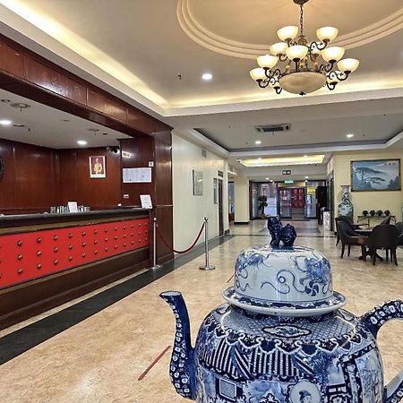 Klang Histana Hotel Buitenkant foto