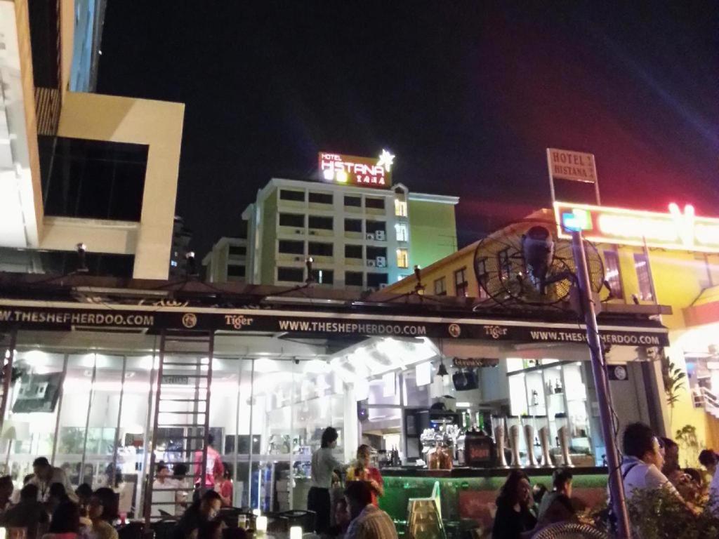 Klang Histana Hotel Buitenkant foto