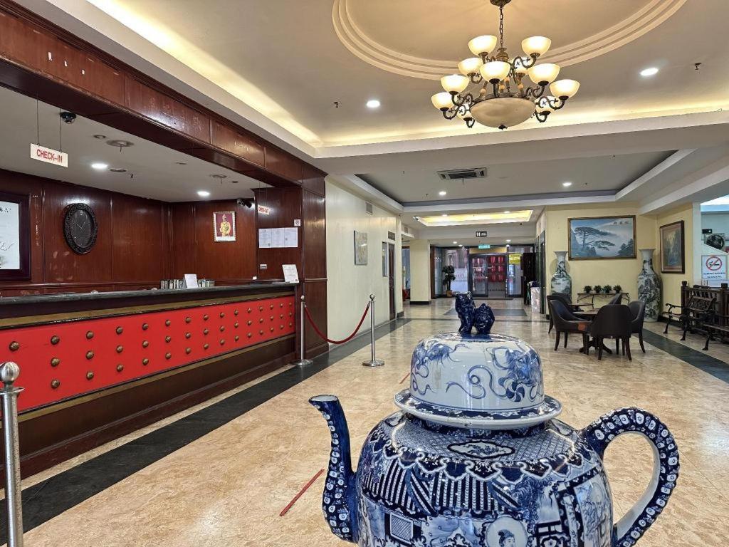 Klang Histana Hotel Buitenkant foto