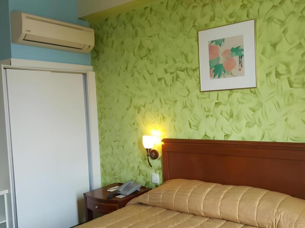 Klang Histana Hotel Buitenkant foto