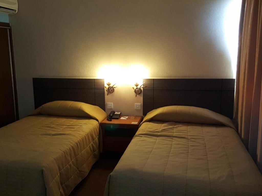 Klang Histana Hotel Buitenkant foto