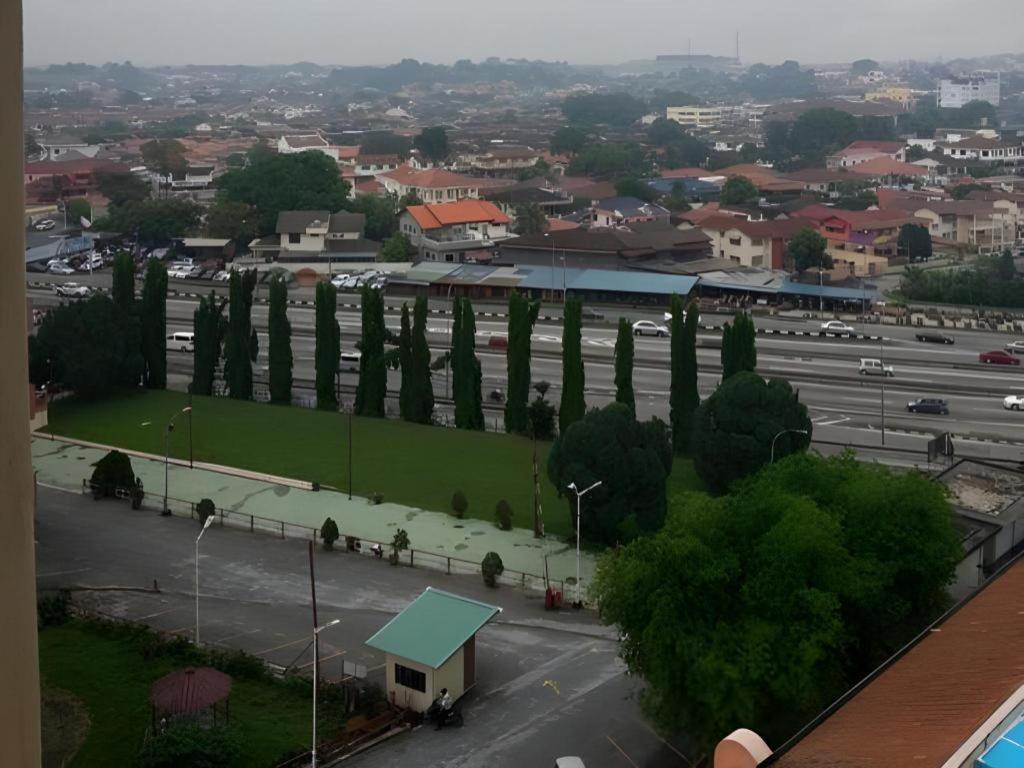 Klang Histana Hotel Buitenkant foto