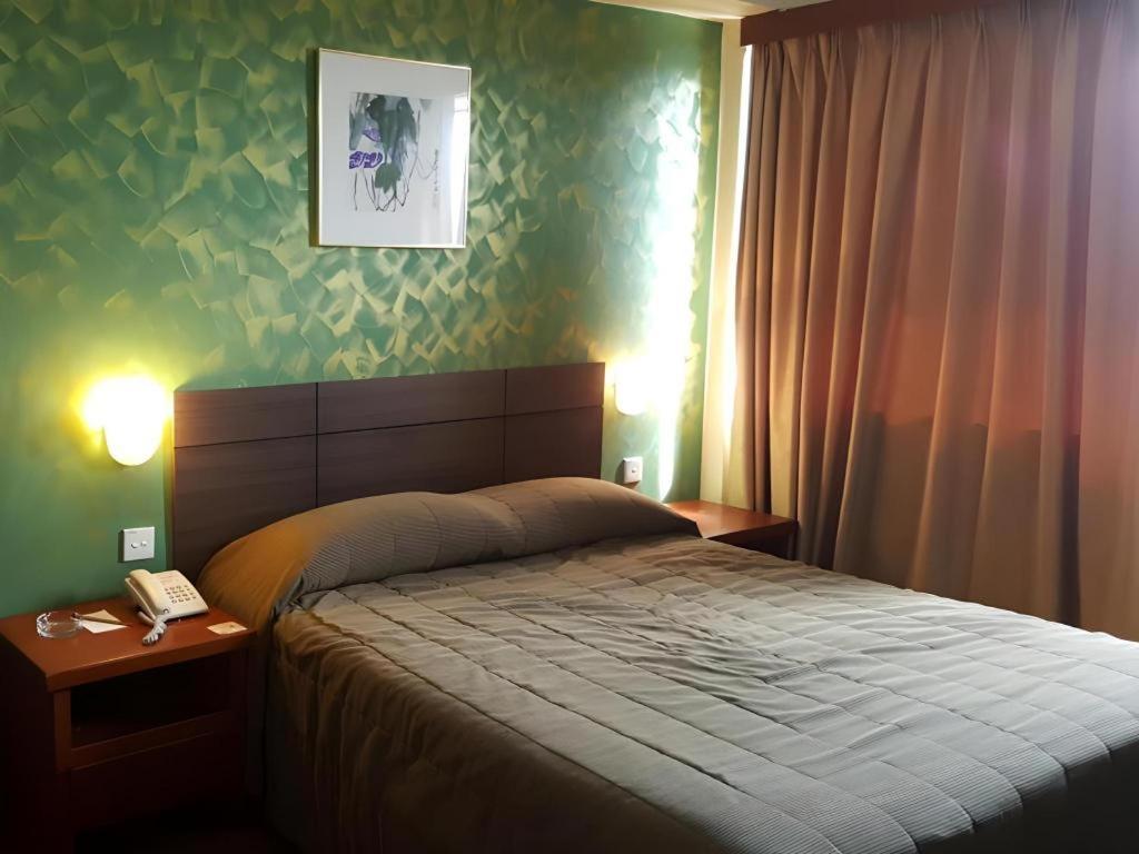 Klang Histana Hotel Buitenkant foto
