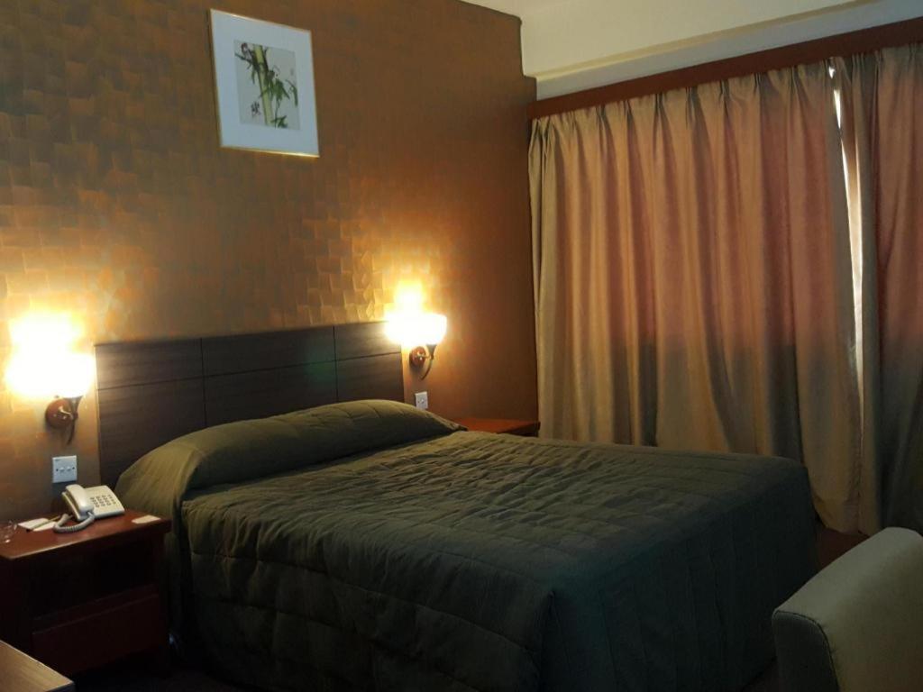 Klang Histana Hotel Buitenkant foto