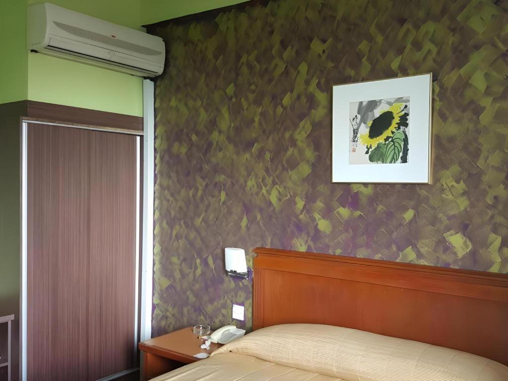 Klang Histana Hotel Buitenkant foto