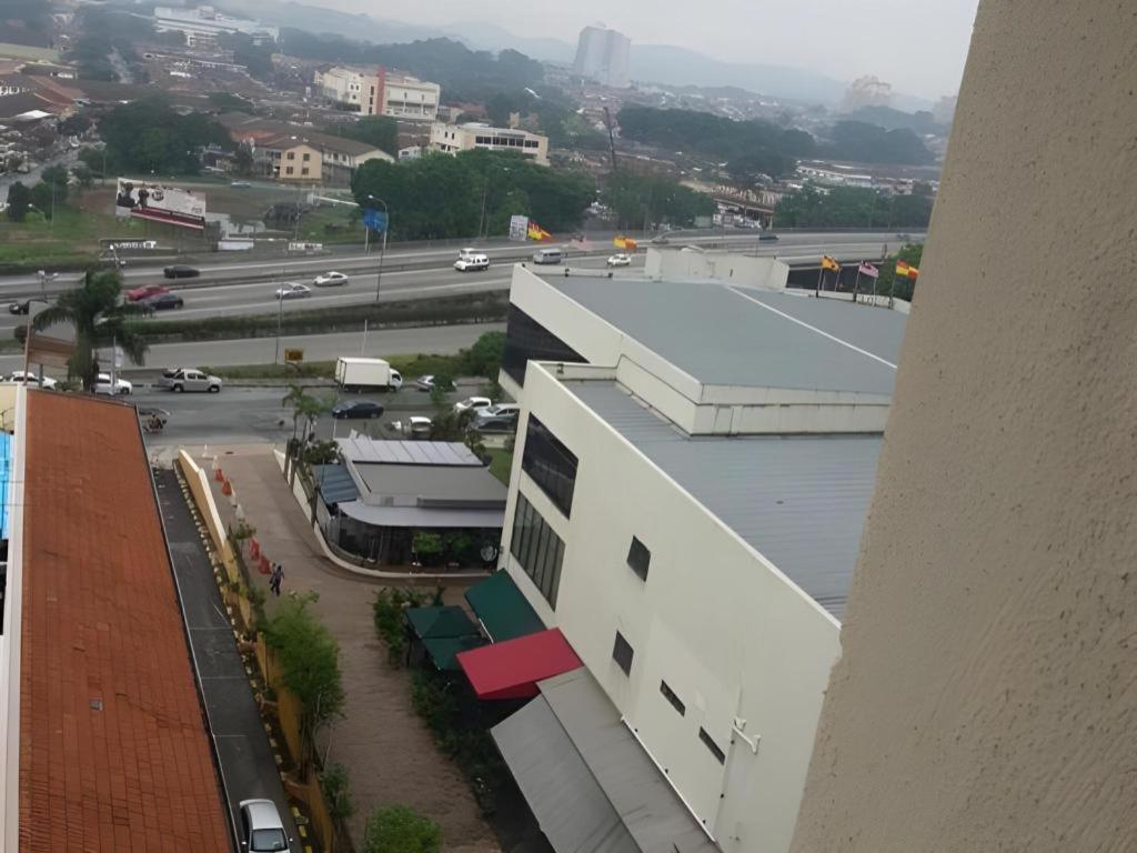 Klang Histana Hotel Buitenkant foto