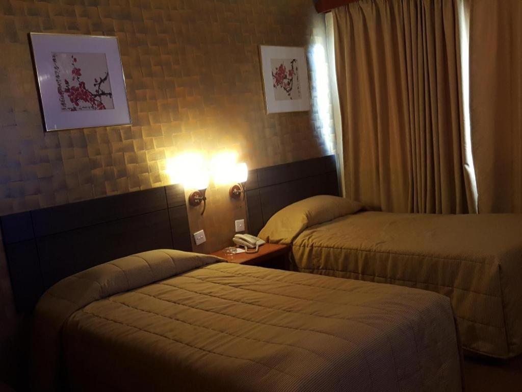 Klang Histana Hotel Buitenkant foto