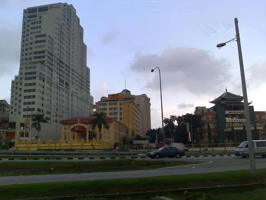 Klang Histana Hotel Buitenkant foto