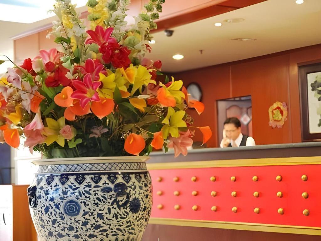 Klang Histana Hotel Buitenkant foto
