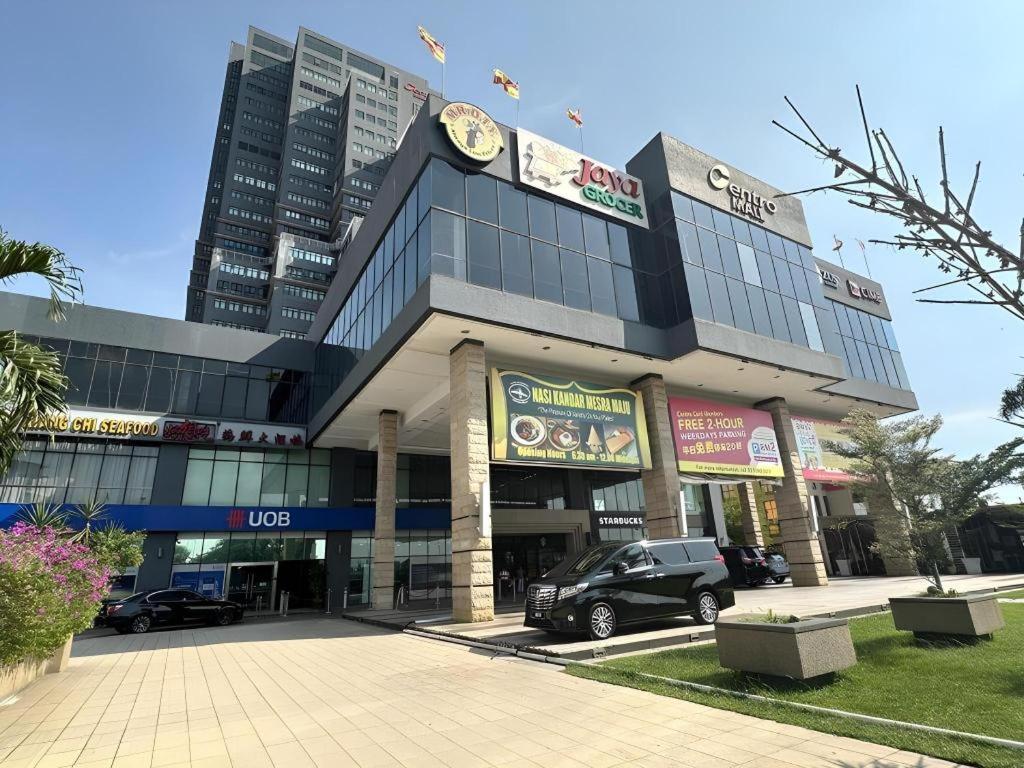 Klang Histana Hotel Buitenkant foto