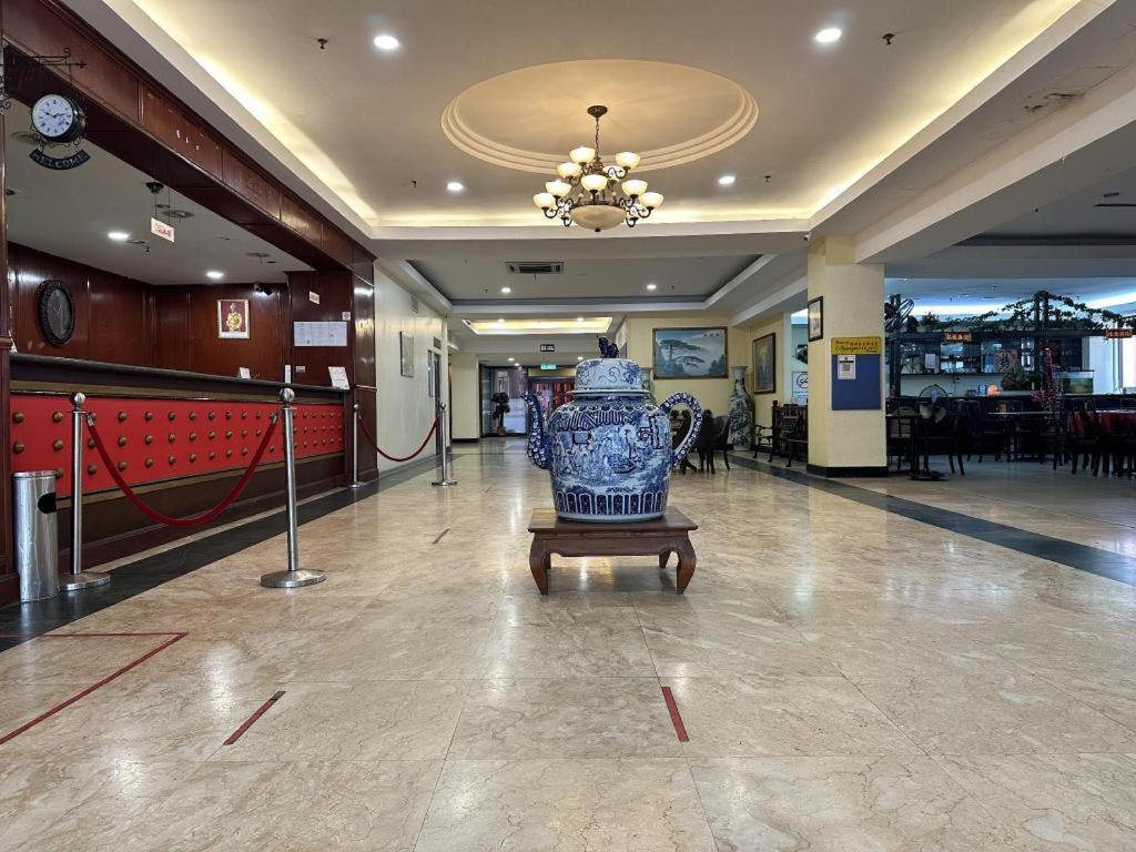 Klang Histana Hotel Buitenkant foto